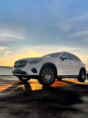 Mercedes-GLC200-Trang